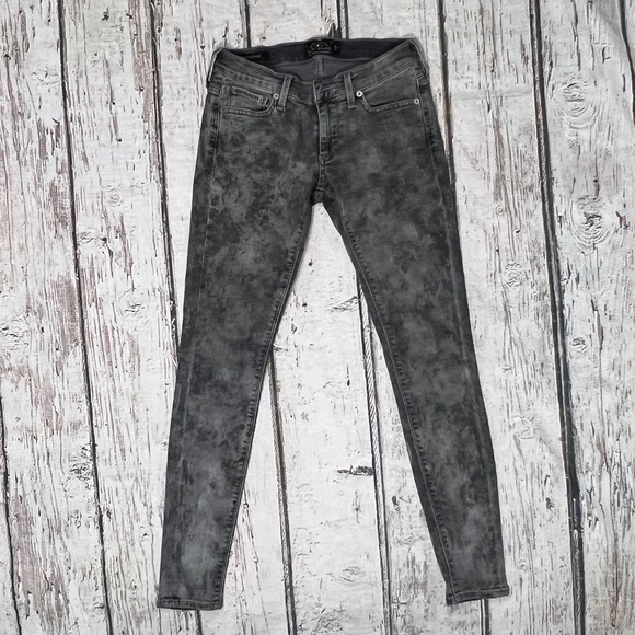 Lucky Brand Black Denim Medium Wash Charlie Skinny Pants Women's Jeans - Picture 2 of 9